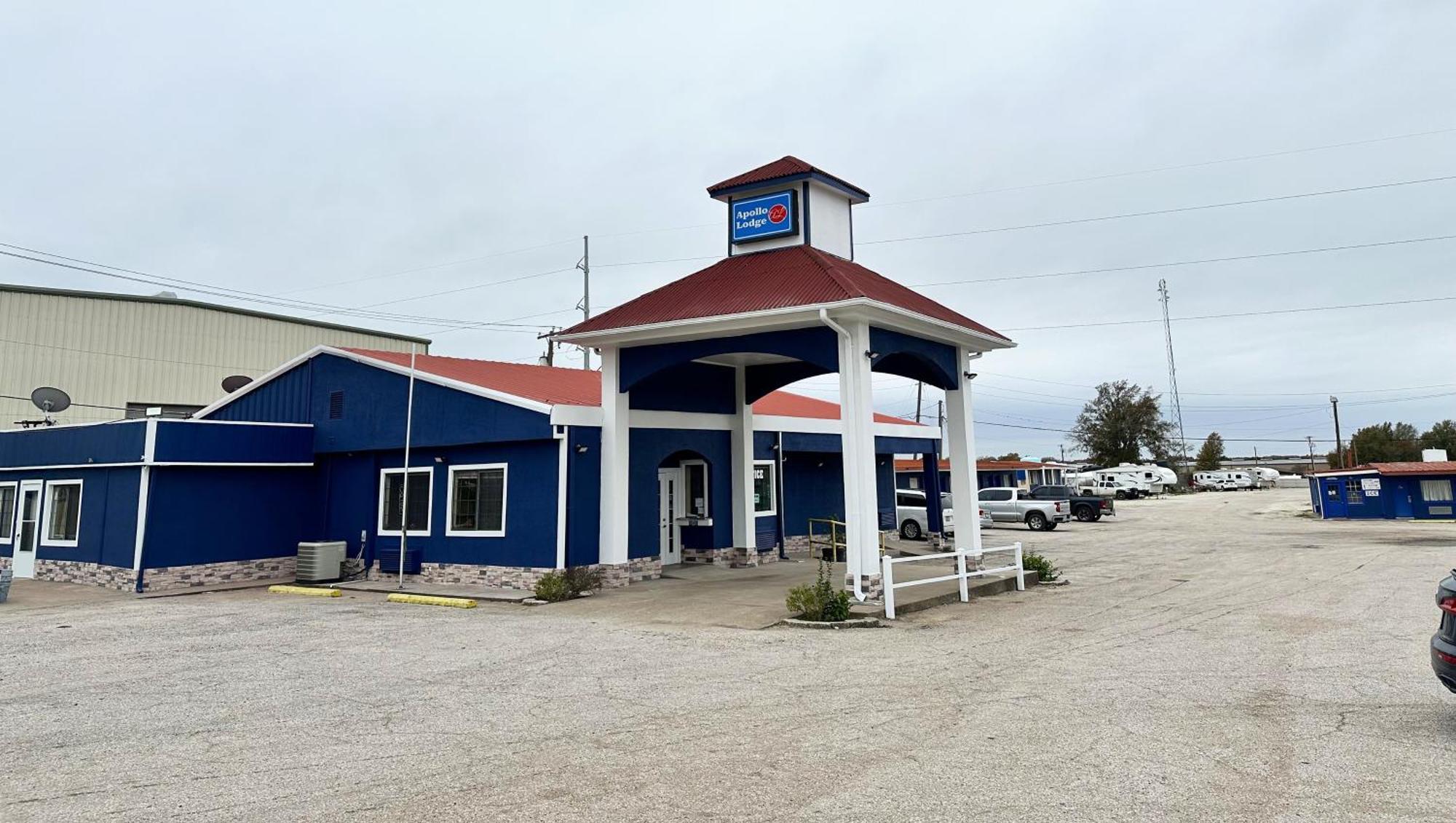 Apollo Lodge And Rv Park Fairfield Exterior photo